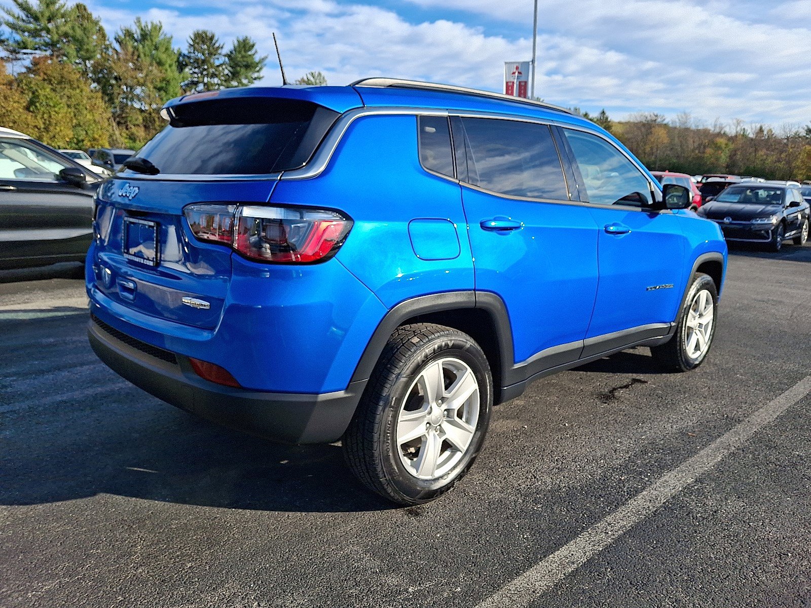 2022 Jeep Compass Latitude photo 2