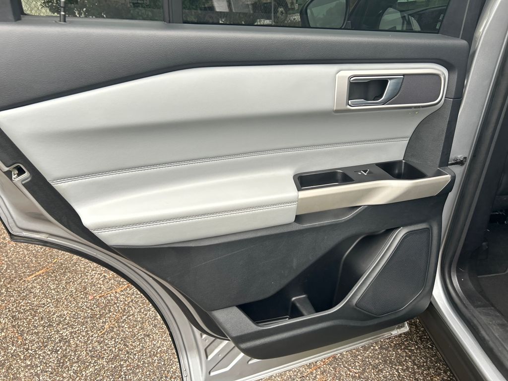 2022 Ford Explorer XLT photo 19