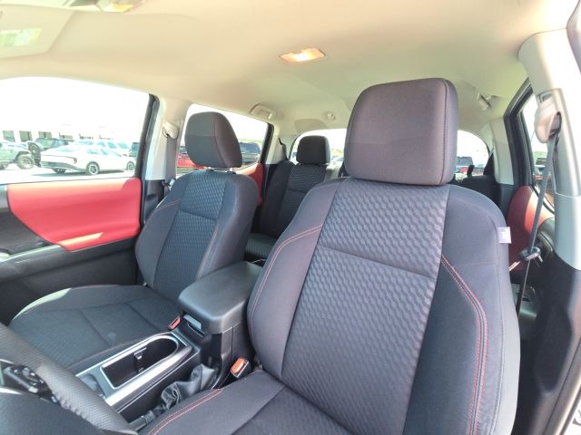 2023 Toyota Tacoma V6 photo 15