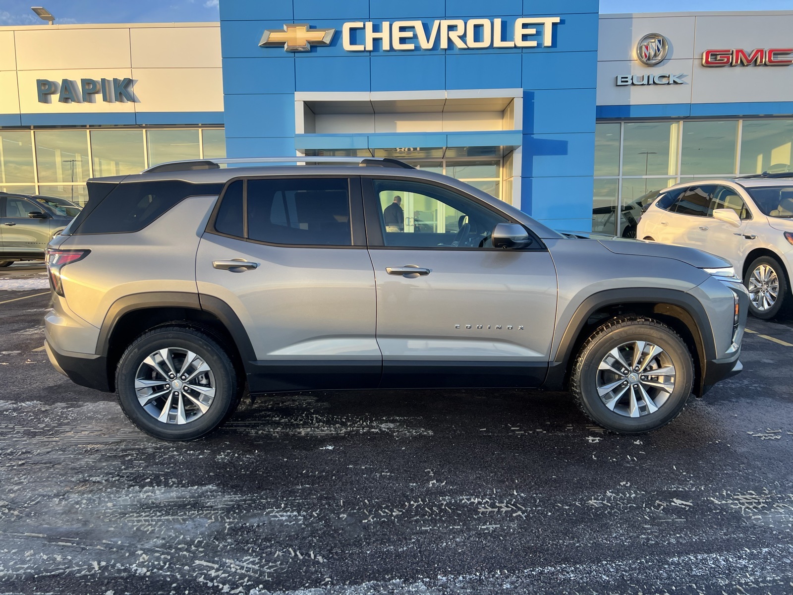 2026 Chevrolet Equinox LT's photo