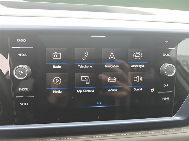 2024 Volkswagen Taos SE photo 13