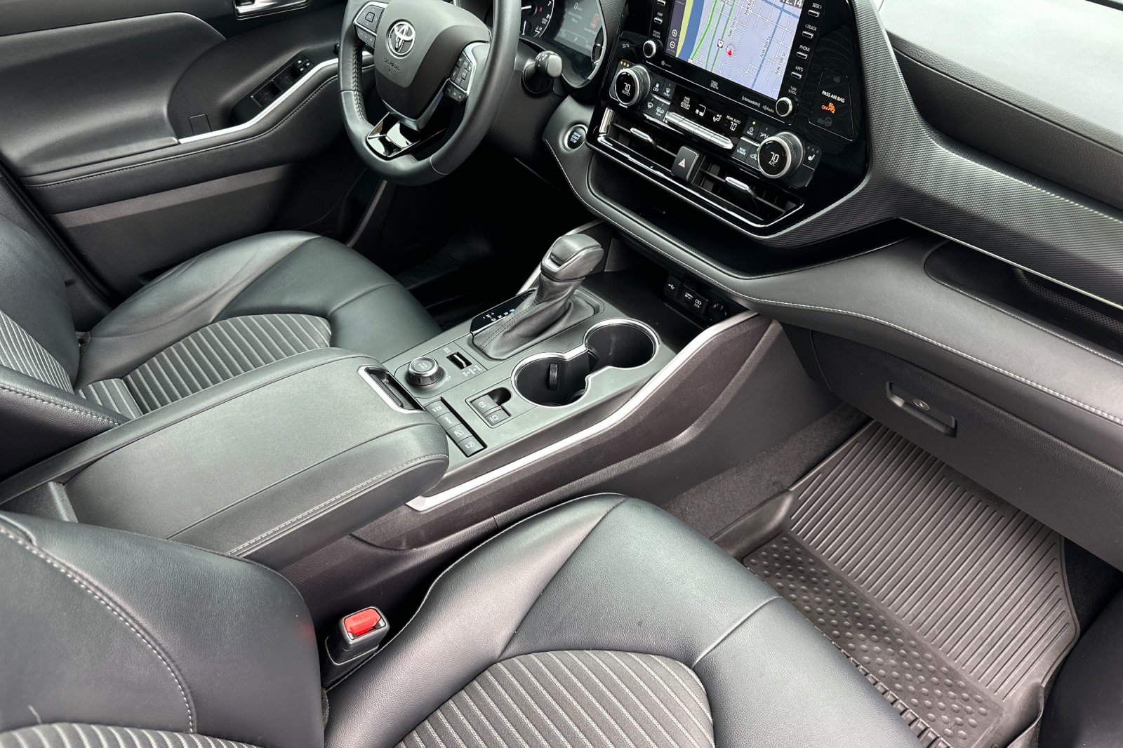 2021 Toyota Highlander XSE photo 16