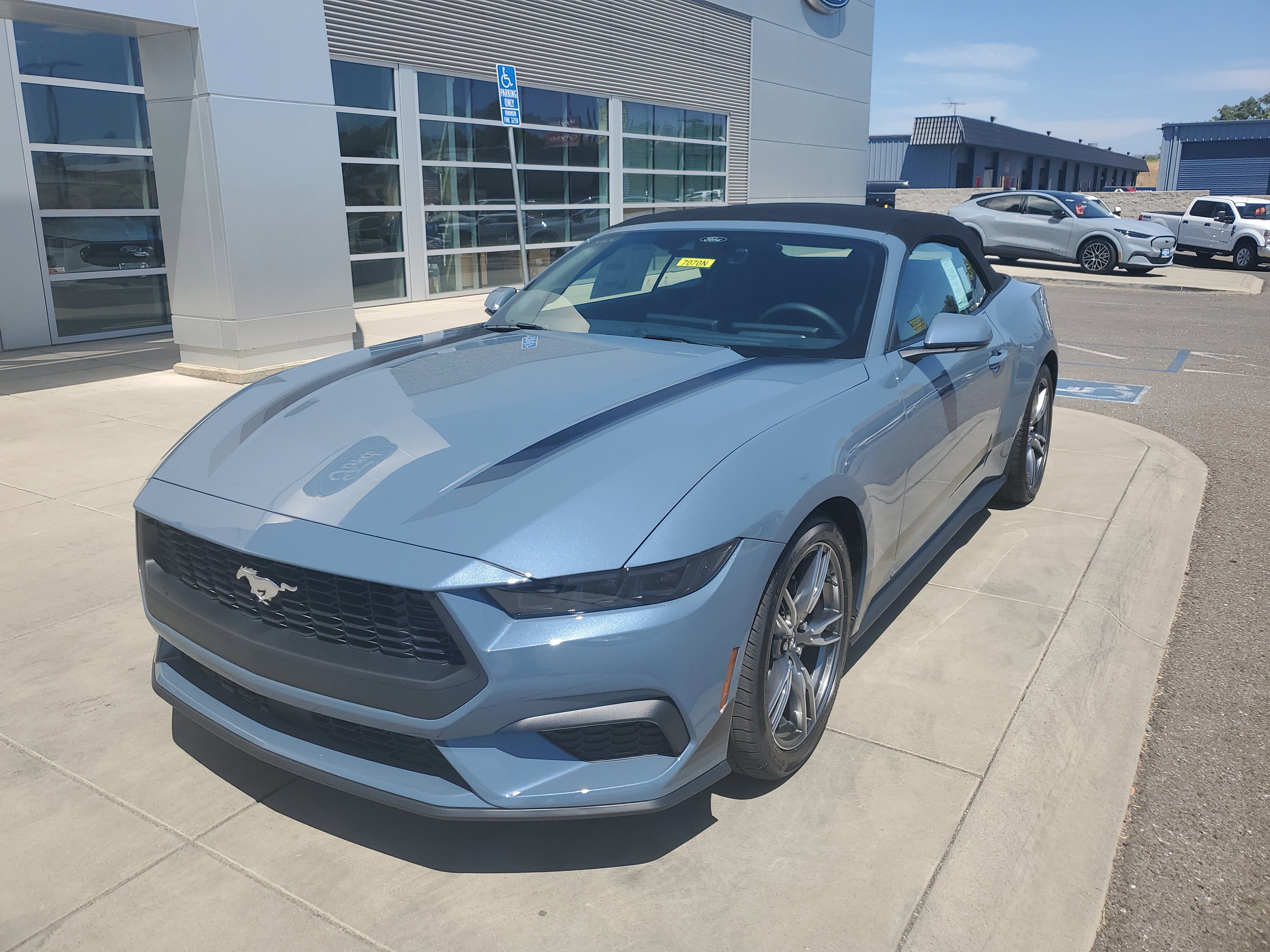 2025 Ford Mustang EcoBoost's photo