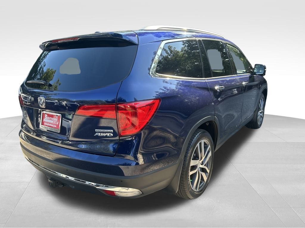 2017 Honda Pilot Touring photo 5