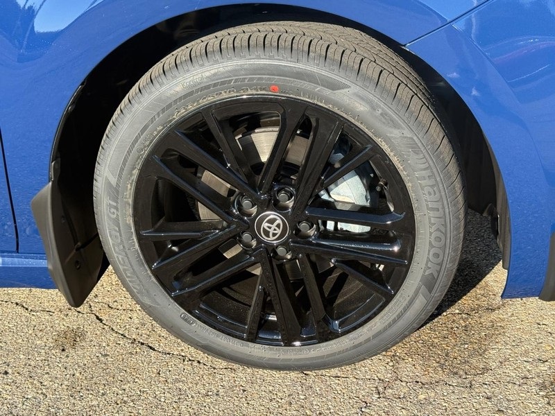 2026 Toyota Camry SE photo 9