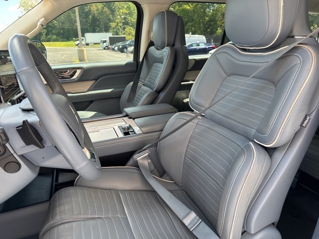2018 Lincoln Navigator Black Label photo 27