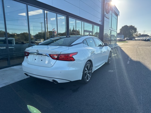 2017 Nissan Maxima Platinum photo 3