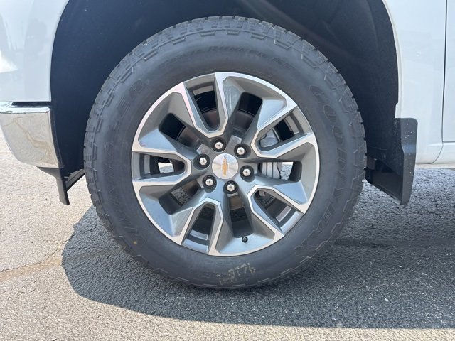 2025 Chevrolet Silverado 1500 LT photo 12