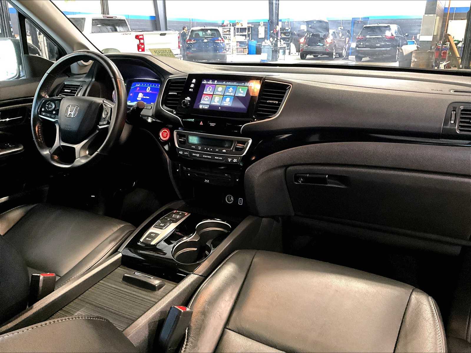 2020 Honda Pilot Touring photo 14