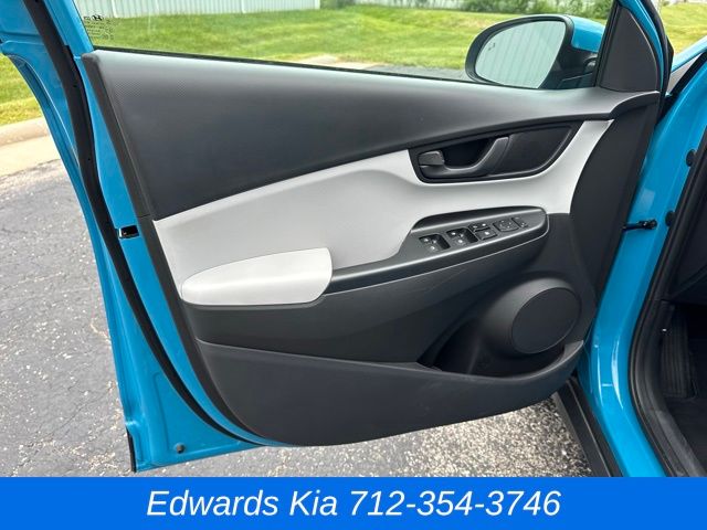 2023 Hyundai Kona SEL photo 16
