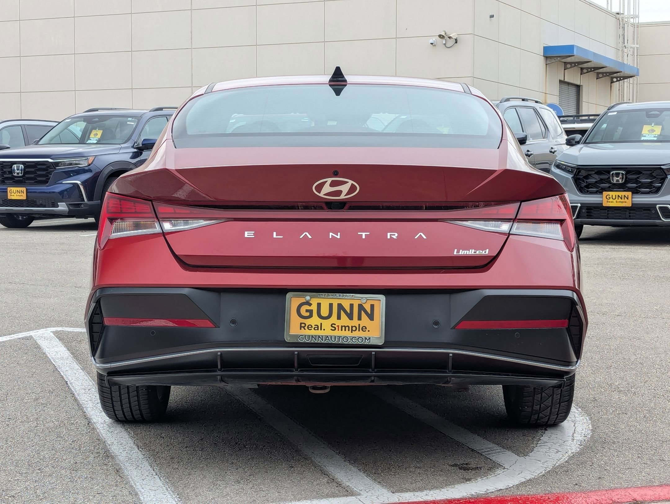 2024 Hyundai Elantra Limited photo 3