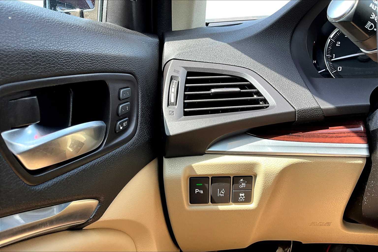 2016 Acura MDX Advance photo 35