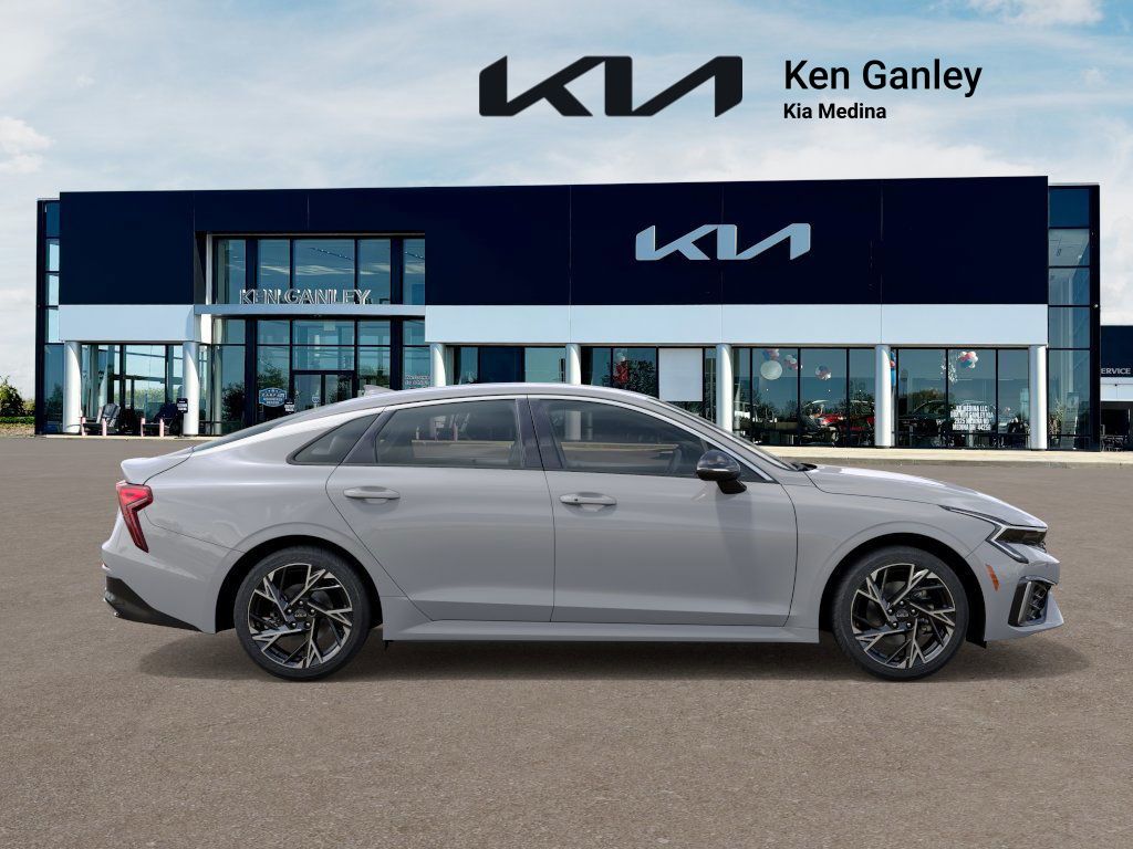 2026 Kia K5 GT-Line photo 5