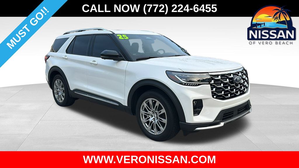 2025 Ford Explorer Platinum's photo