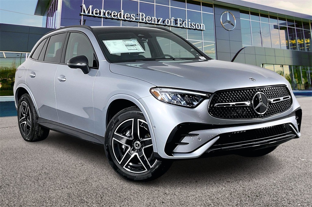 2026 Mercedes-Benz GLC Base's photo