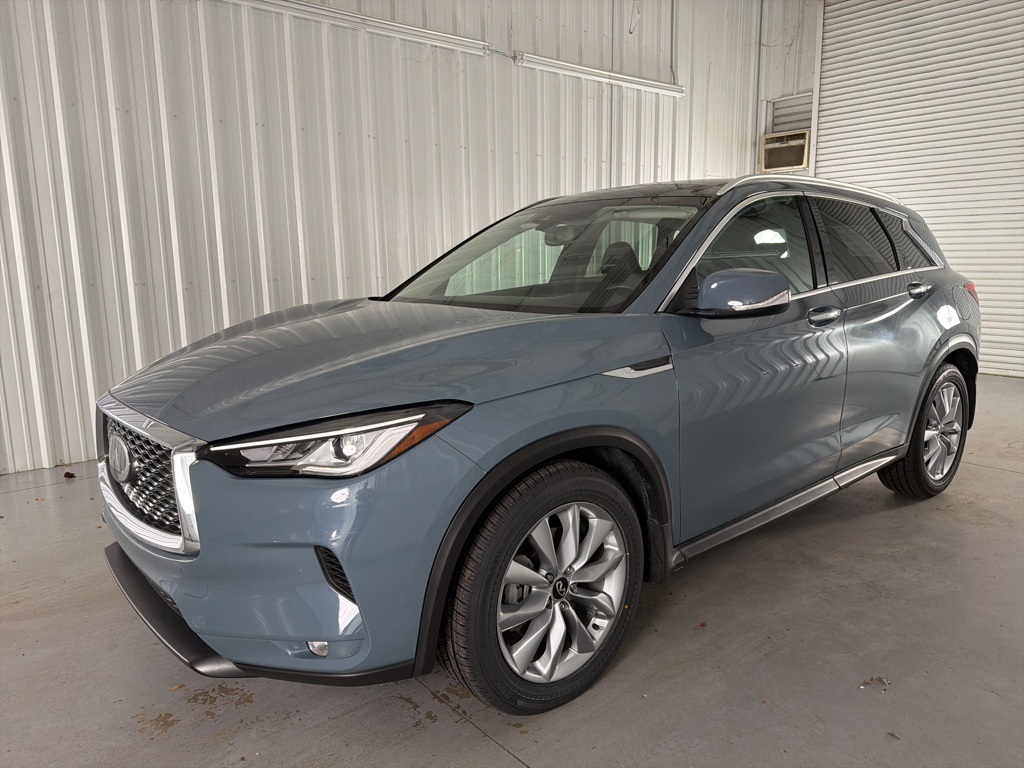 2022 Infiniti QX50 Luxe photo 3