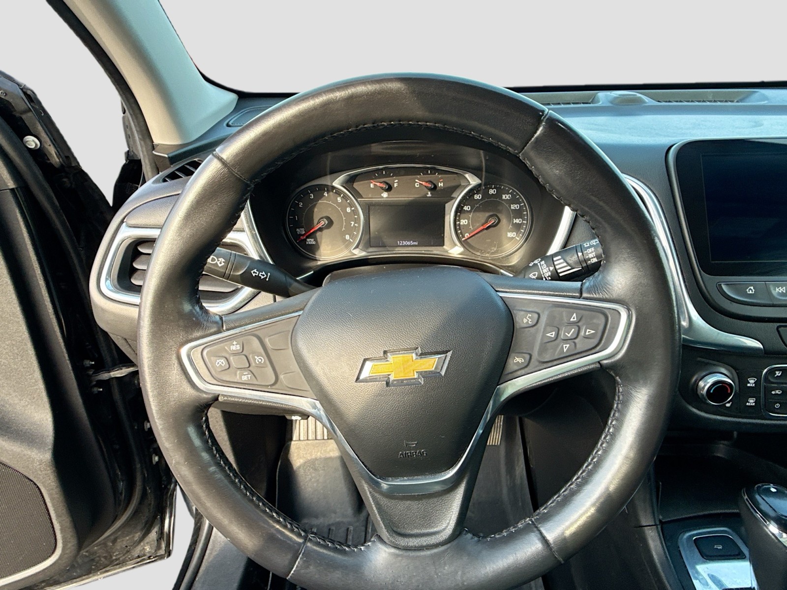 2019 Chevrolet Equinox LT photo 11