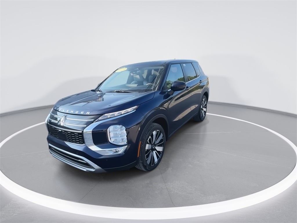2025 Mitsubishi Outlander SE photo 4