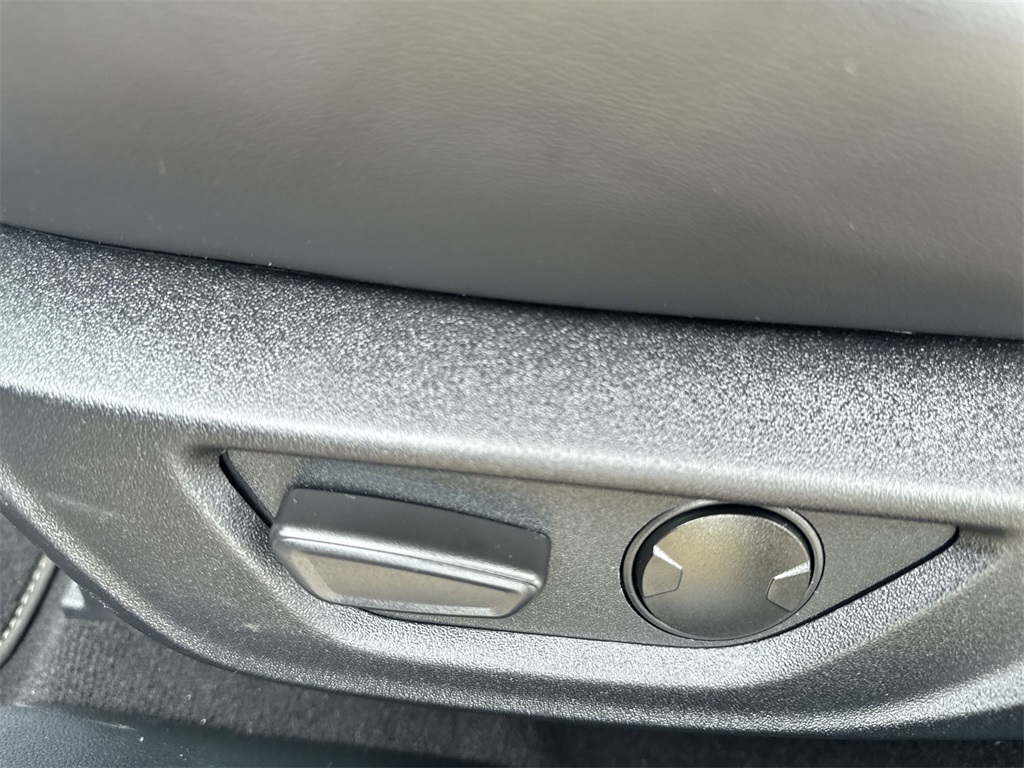 2021 Ford Mustang EcoBoost Premium photo 18