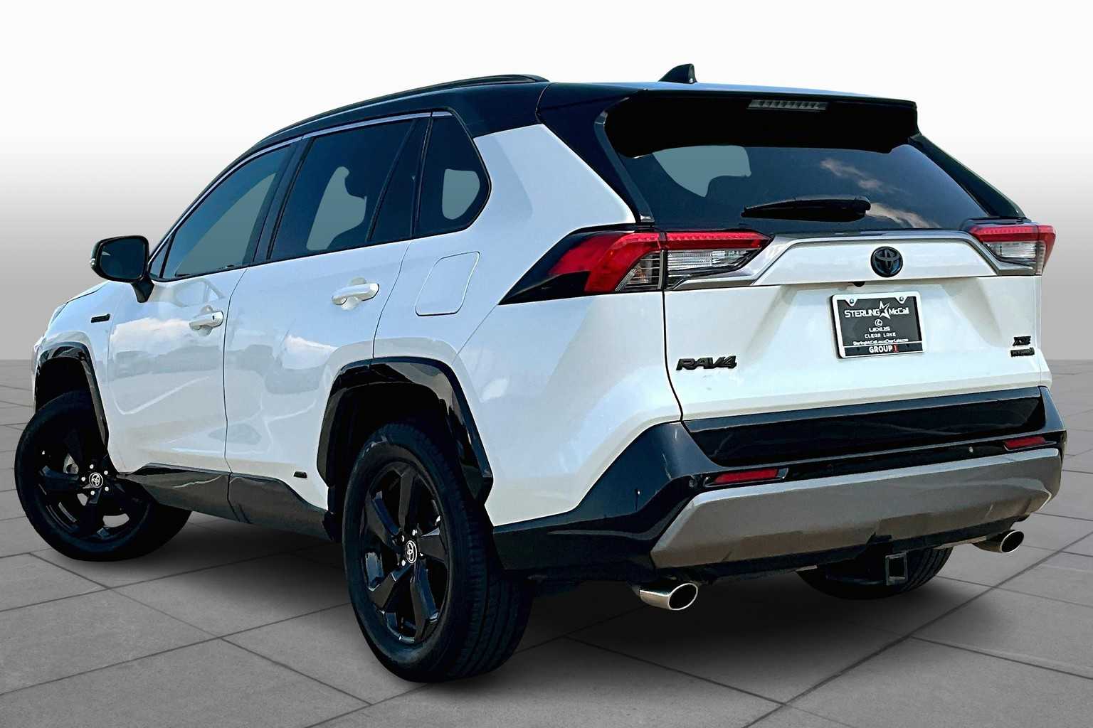 2021 Toyota RAV4 Hybrid XSE photo 10