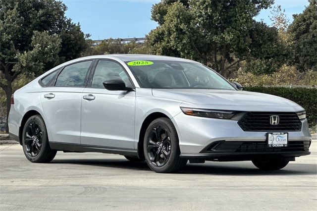 2025 Honda Accord SE photo 2