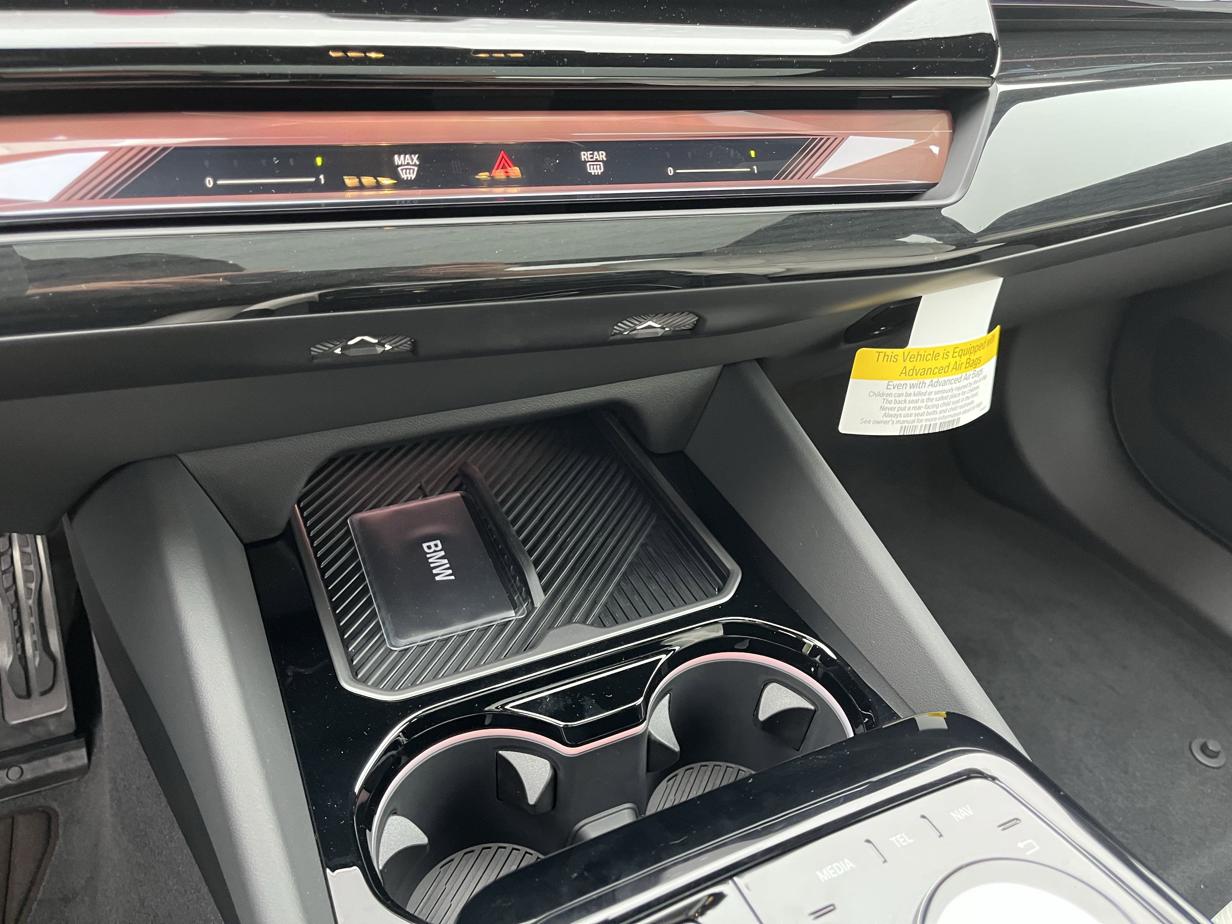 2026 Bmw 550e 550e xDrive photo 2