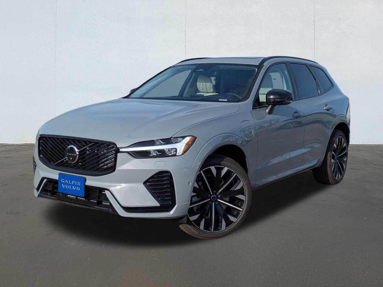 2026 Volvo XC60 Ultra's photo