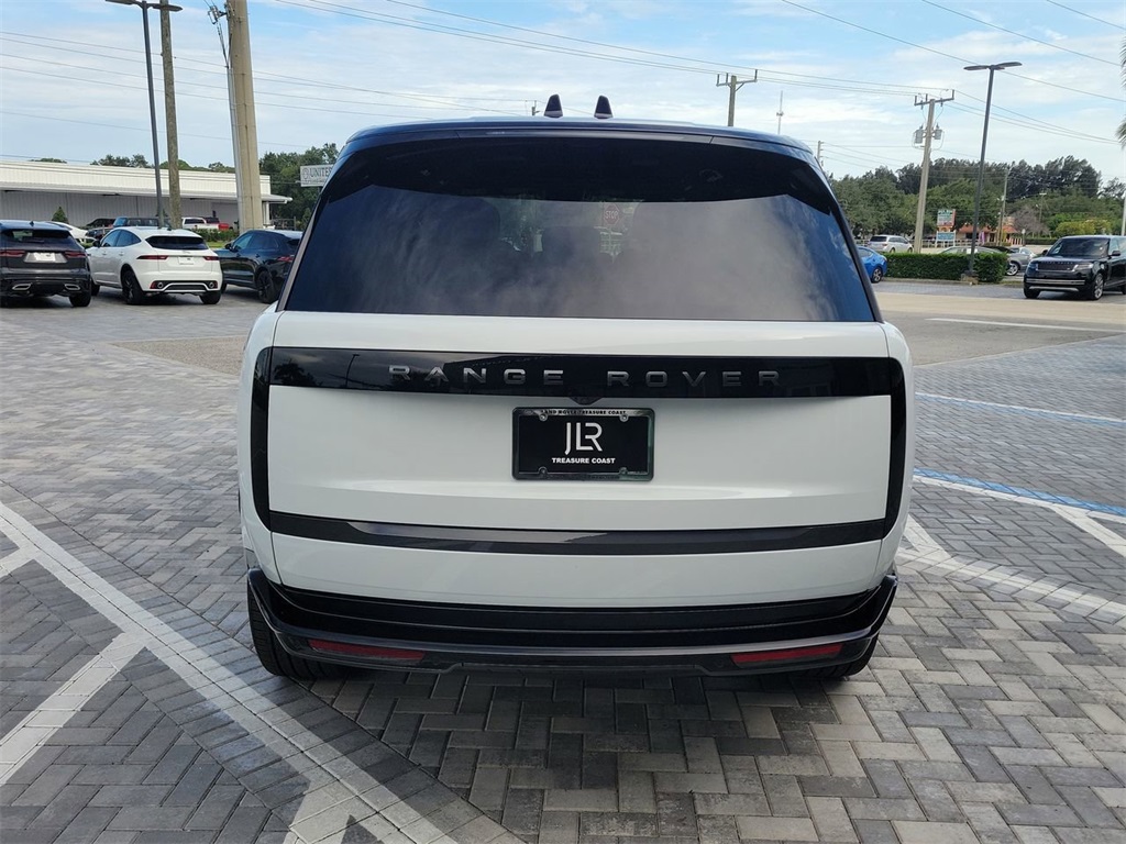 2025 Land Rover Range Rover SE photo 4