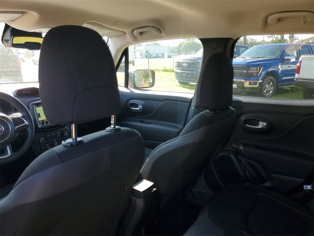 2023 Jeep Renegade Latitude photo 28