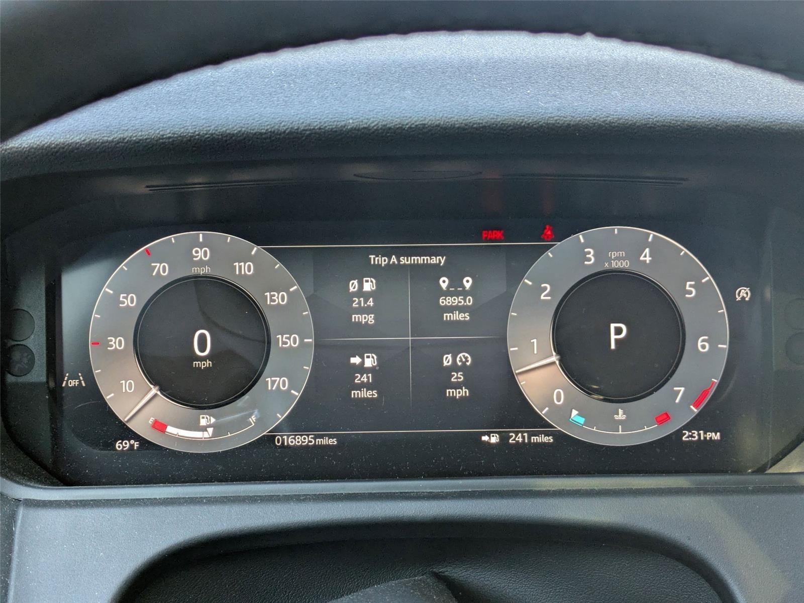 2025 Land Rover Range Rover Velar SE photo 3