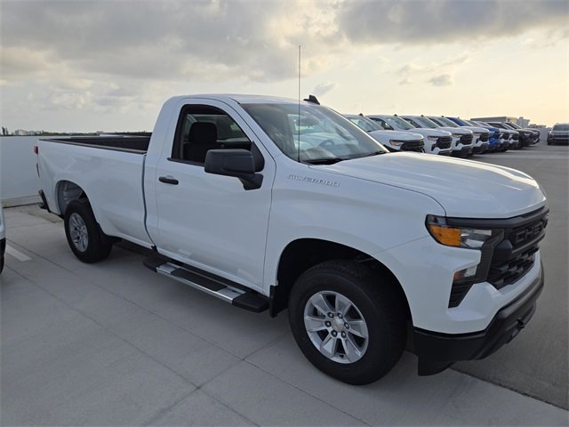 2025 Chevrolet Silverado 1500 photo 2