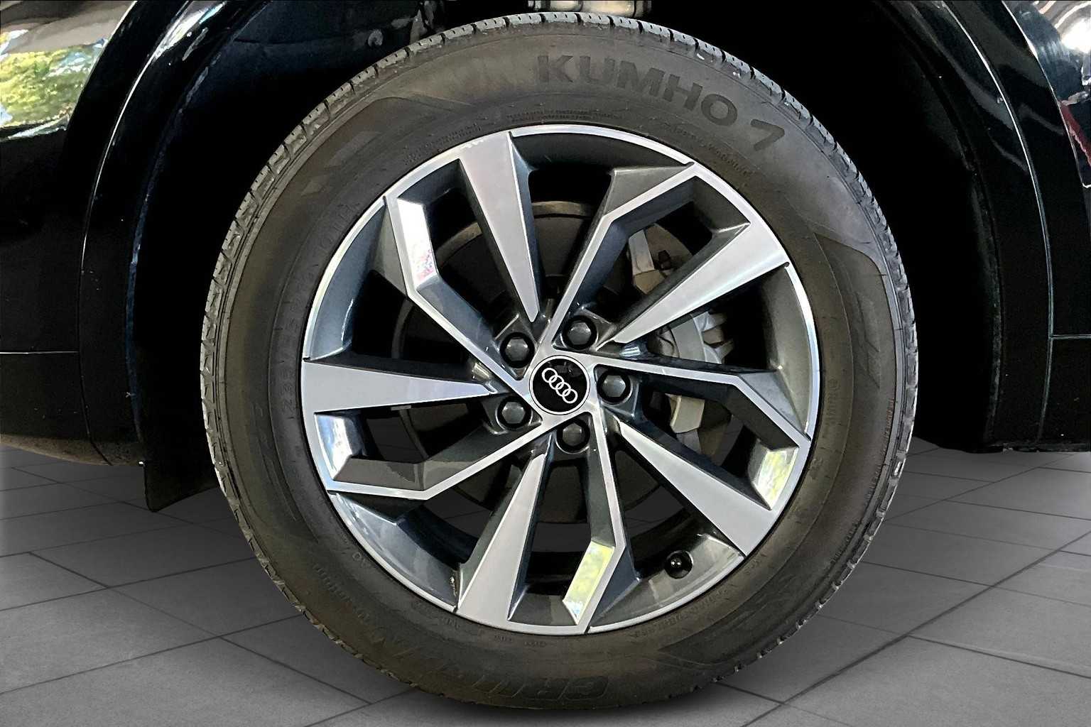 2022 Audi Q5 S line Premium photo 9