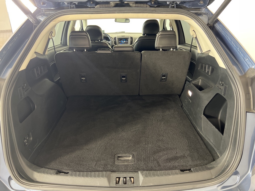 2018 Ford Edge SEL photo 18