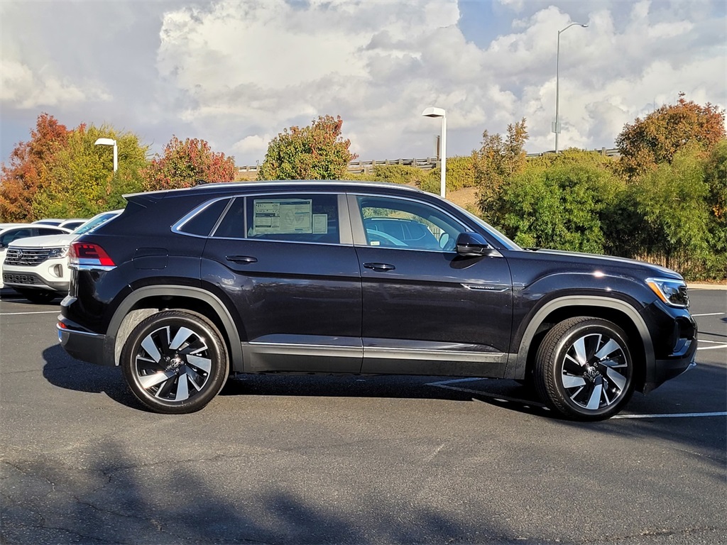 2025 Volkswagen Atlas Cross Sport SEL photo 4