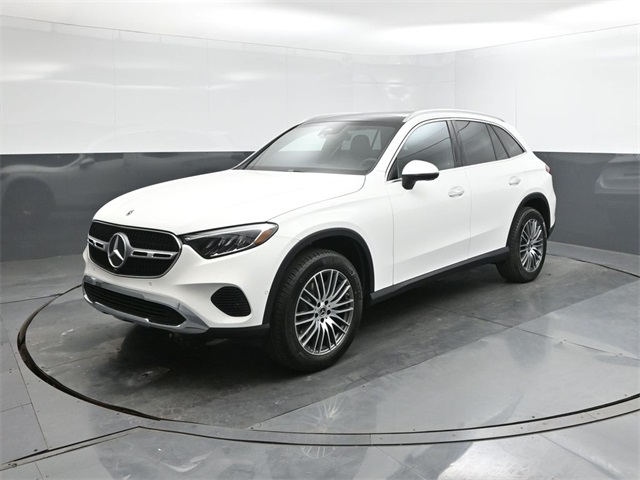 2026 Mercedes-Benz GLC Base's photo