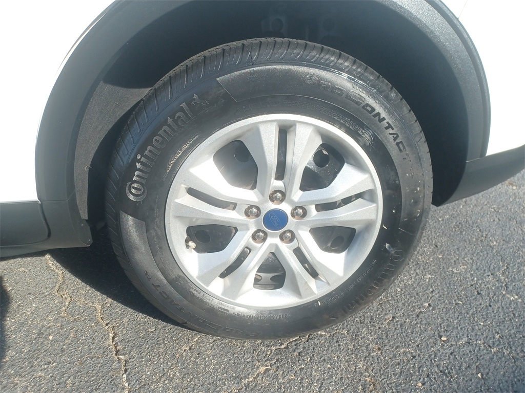 2022 Ford Escape S photo 7