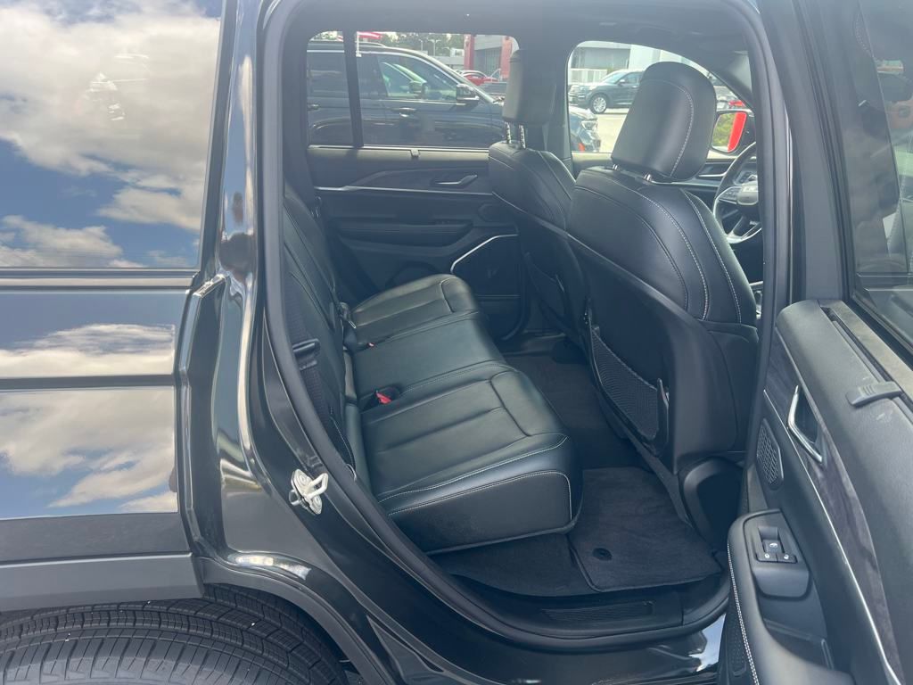 2024 Jeep Cherokee Limited 4xe photo 14