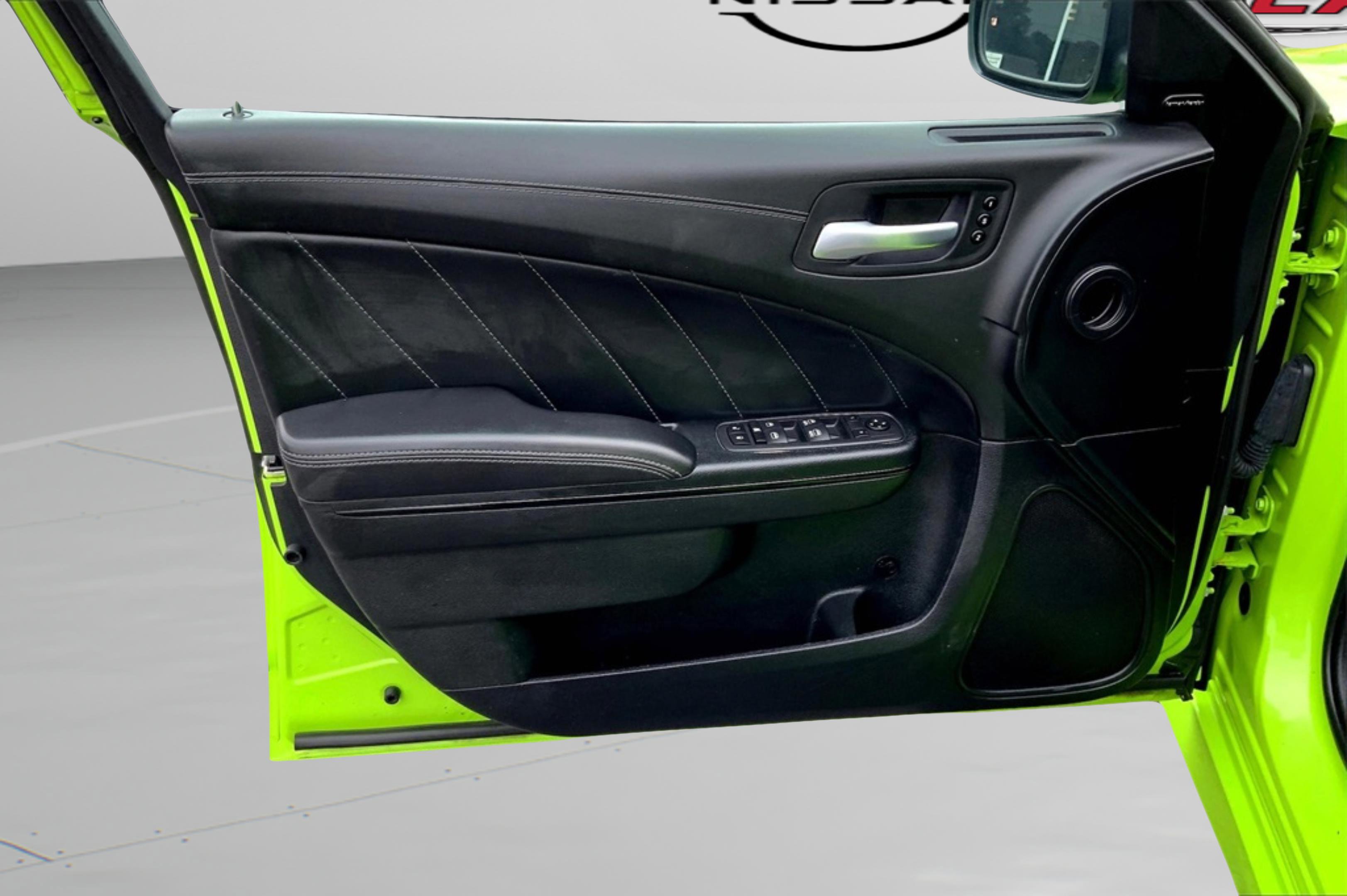 2023 Dodge Charger R/T photo 21