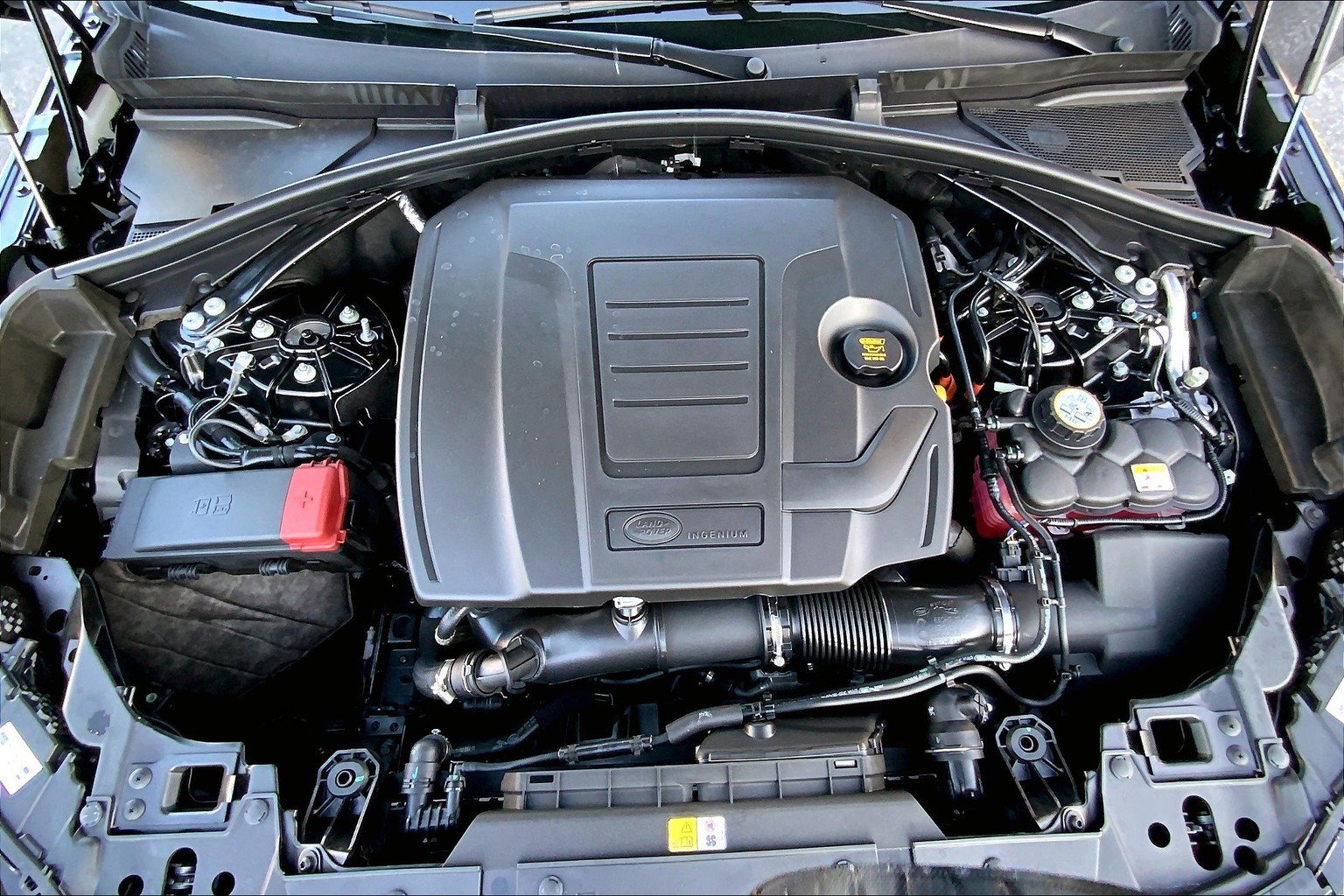 2025 Land Rover Range Rover Velar S photo 9