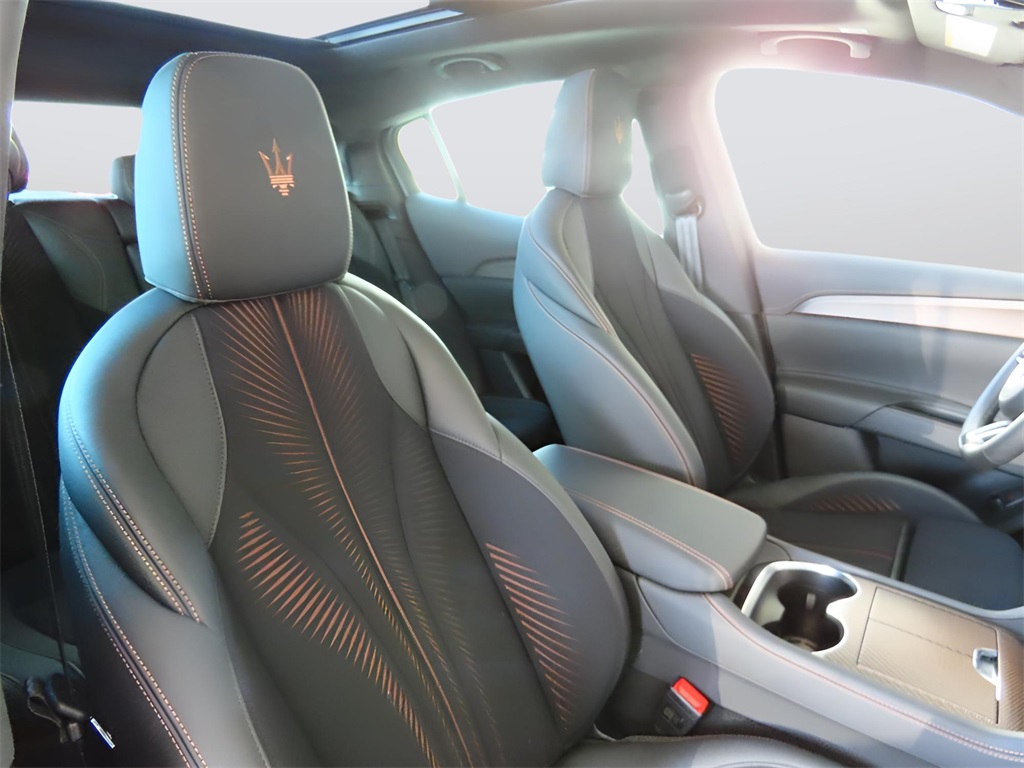 2025 Maserati Grecale photo 11