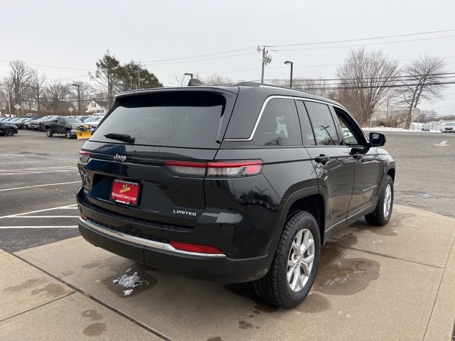 2023 Jeep Grand Cherokee Limited photo 3