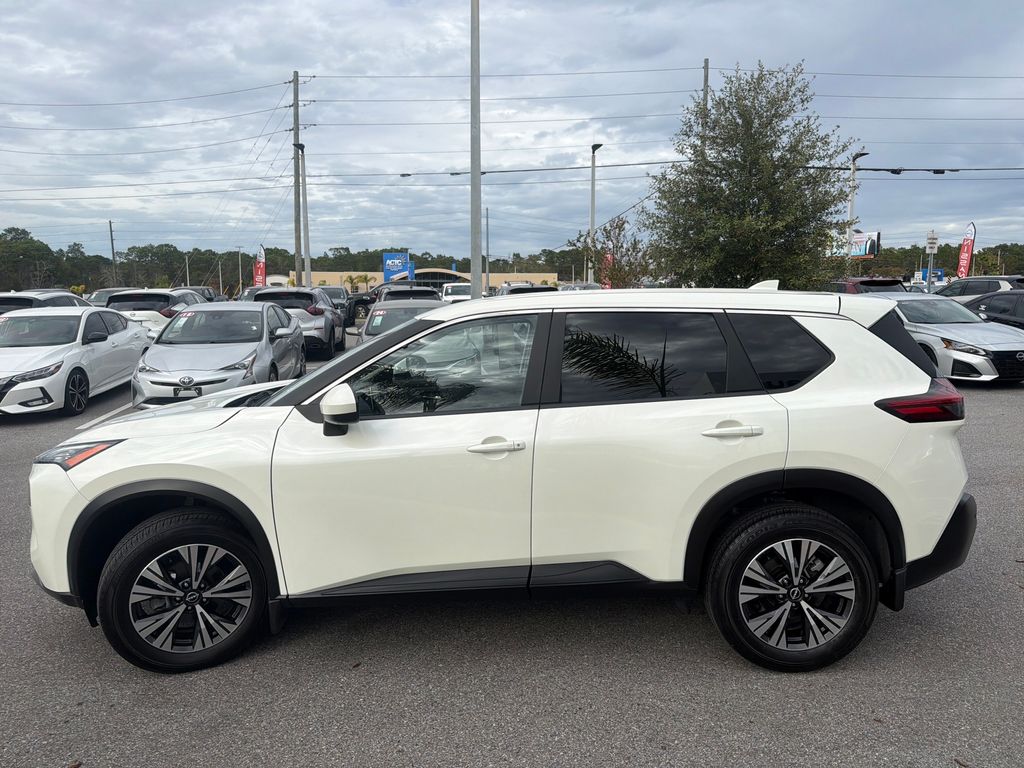 2023 Nissan Rogue SV photo 4