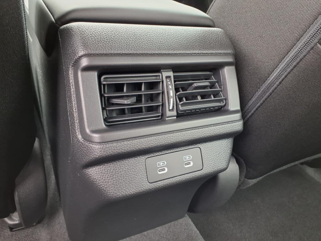 2025 Honda Accord LX photo 4