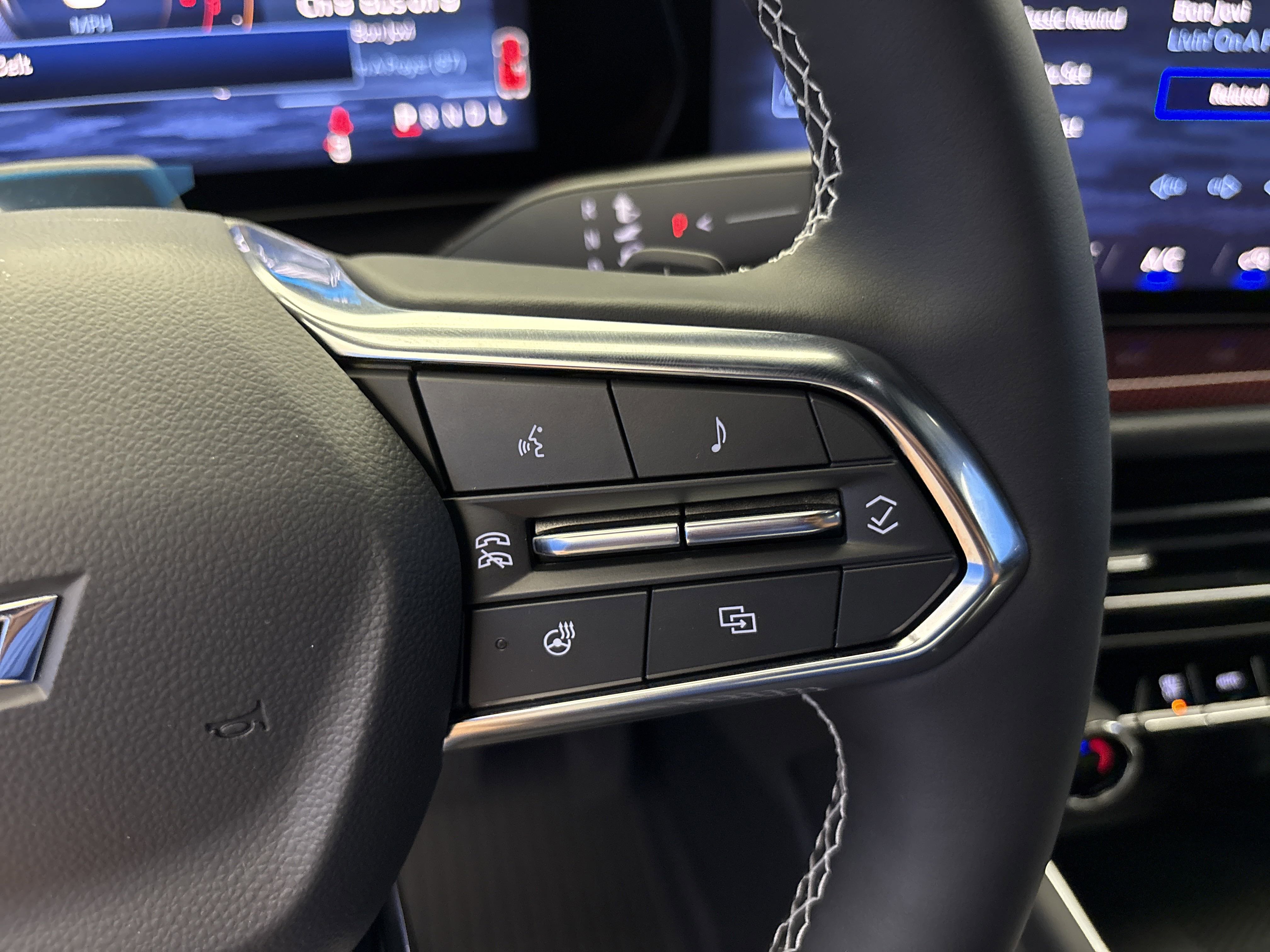 2026 Chevrolet Traverse Z71 photo 14