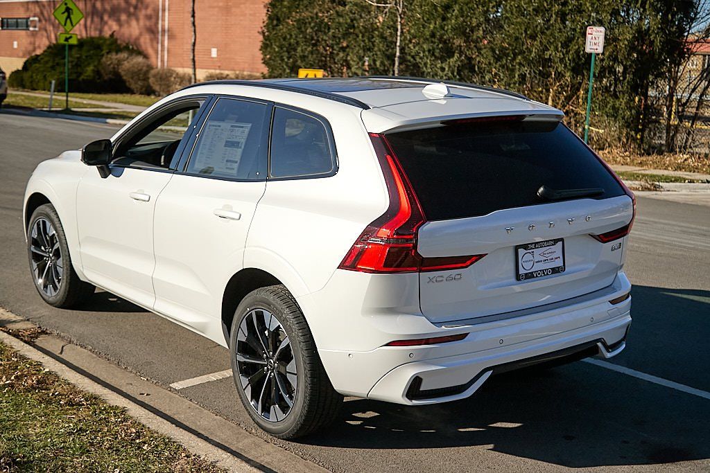 2026 VOLVO XC60 - Image 5