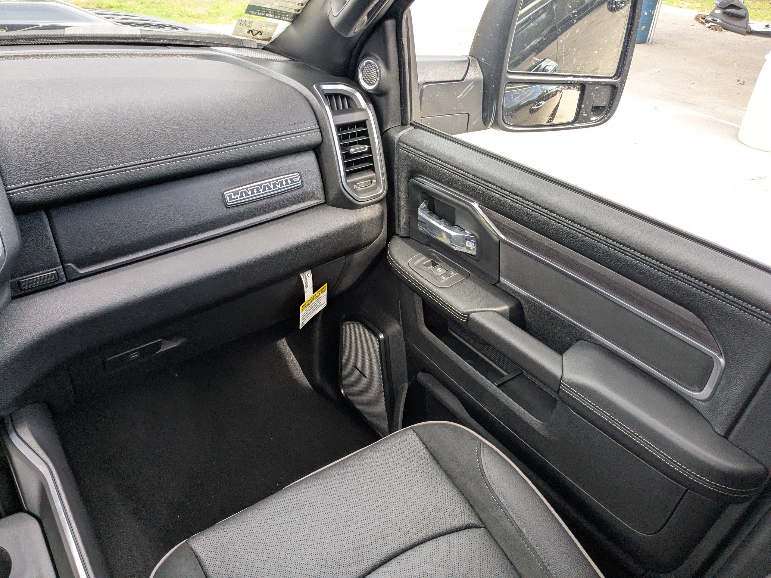 2025 Ram 3500 Laramie photo 15