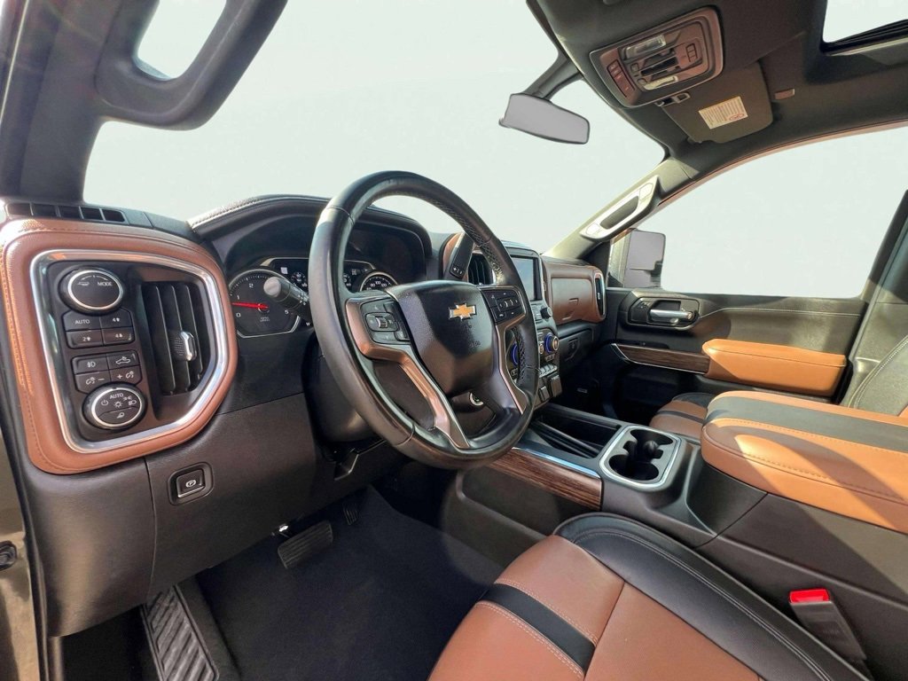 2023 Chevrolet Silverado 2500HD High Country photo 8