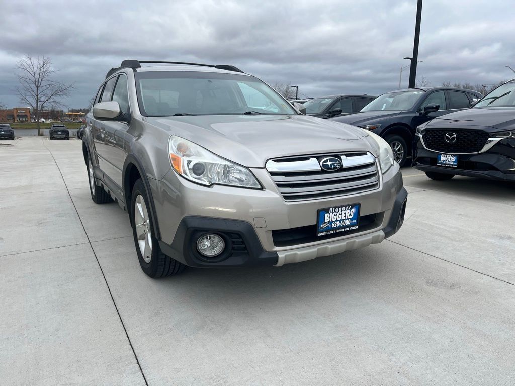 Used 2014 Subaru Outback 2.5i Limited with VIN 4S4BRCLC6E3291952 for sale in Elgin, IL