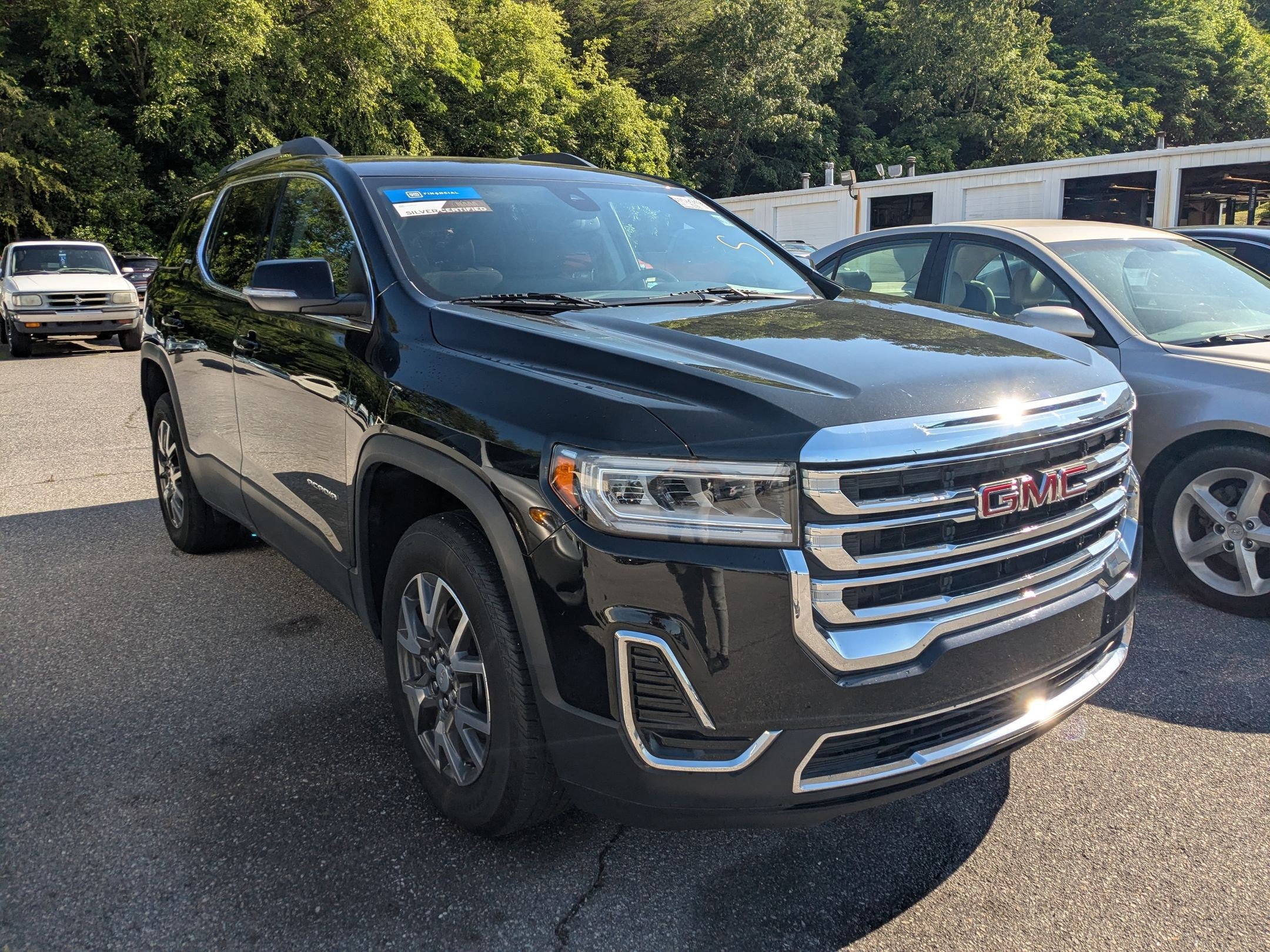 2023 Gmc Acadia SLE photo 3