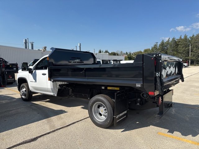 2025 Chevrolet Silverado 3500HD Work Truck photo 2